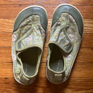 Kids size 11 Vivobarefoot canvas Velcro low sneakers shoes green